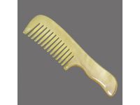 Расческа из рога светлая 17см